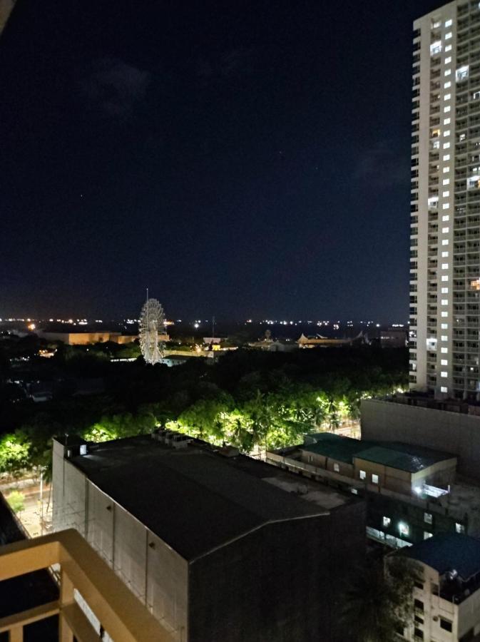 Schoenes Apartment Mit Pool-Nutzung Manila Bagian luar foto