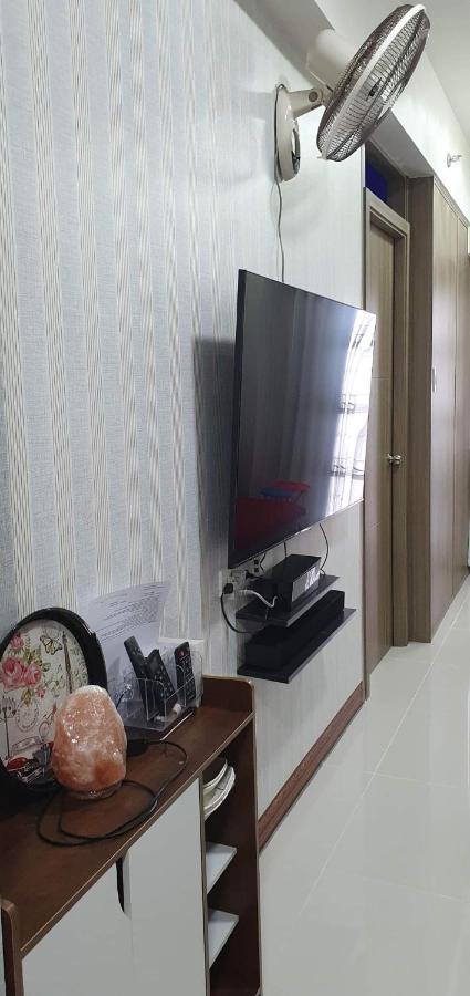 Schoenes Apartment Mit Pool-Nutzung Manila Bagian luar foto