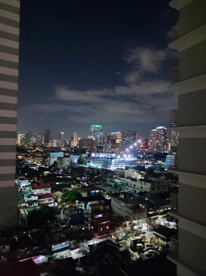 Schoenes Apartment Mit Pool-Nutzung Manila Bagian luar foto